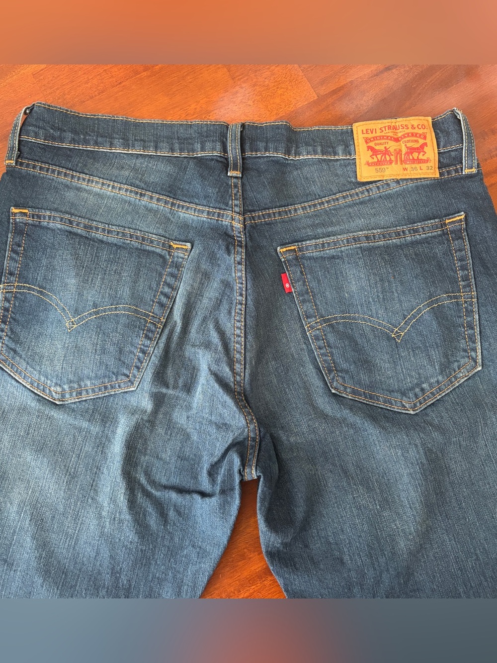 Levi’s 559 Relaxed Straight Leg Medium Wash Five Pocket Jeans 36x32